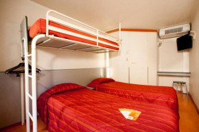 Hotels in Perreux